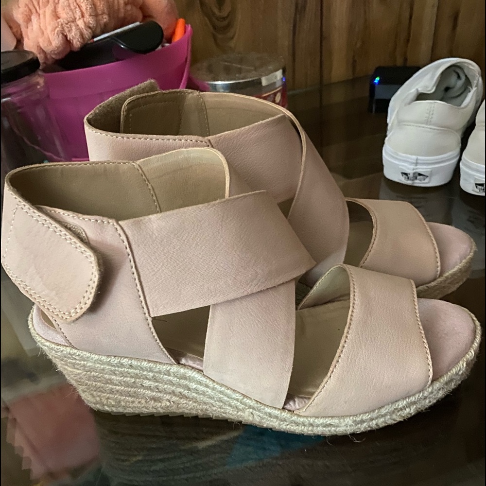 Pink wedge heels